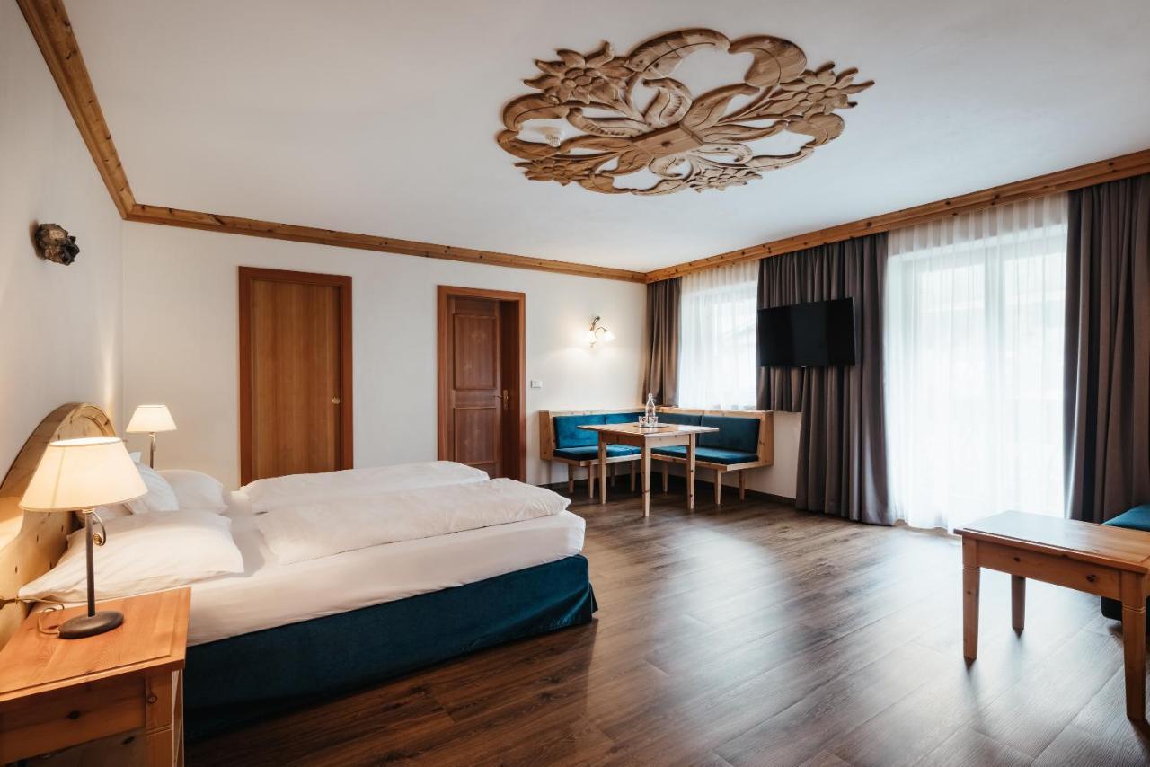 Kristallhotel Corona-Krone Al Plan di Mareo Buitenkant foto