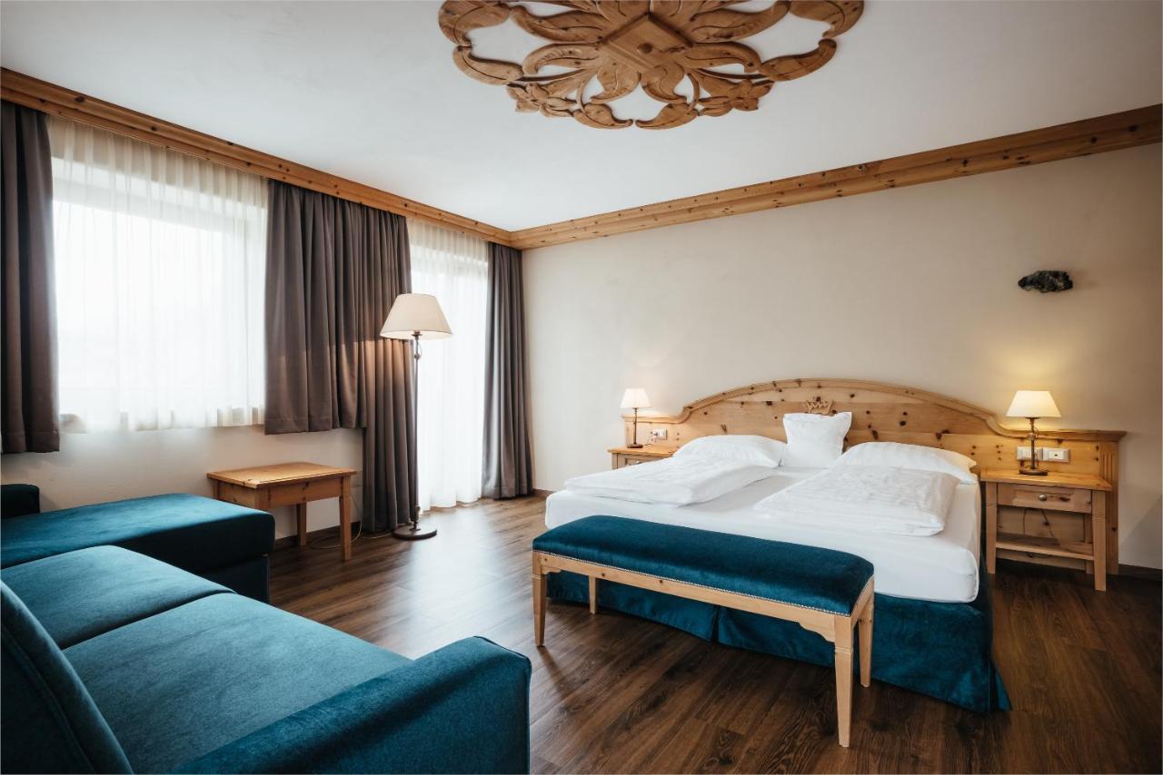 Kristallhotel Corona-Krone Al Plan di Mareo Buitenkant foto