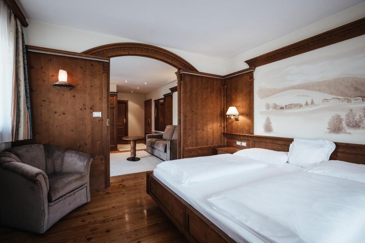 Kristallhotel Corona-Krone Al Plan di Mareo Buitenkant foto