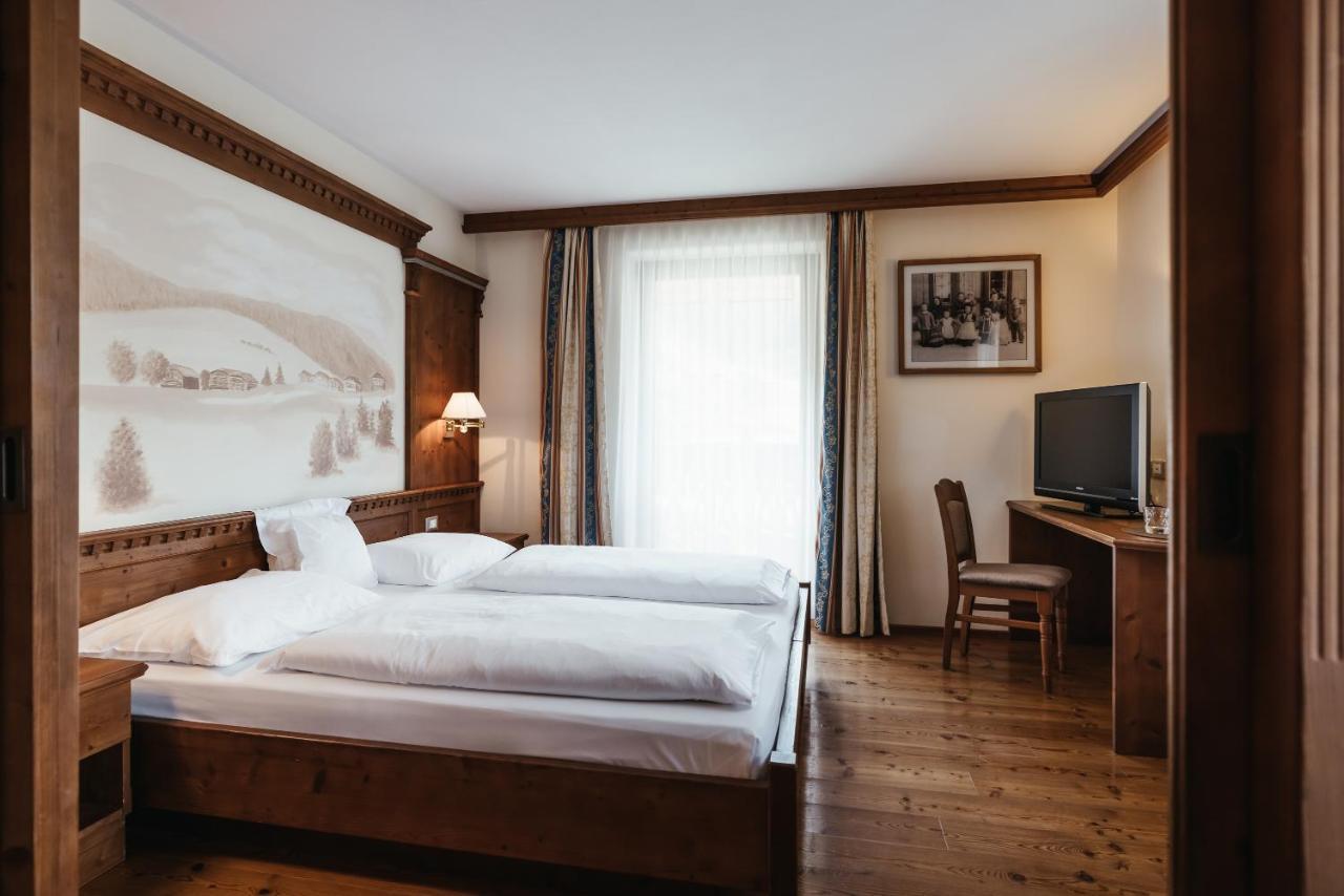 Kristallhotel Corona-Krone Al Plan di Mareo Buitenkant foto