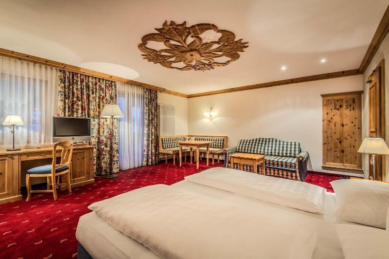 Kristallhotel Corona-Krone Al Plan di Mareo Buitenkant foto