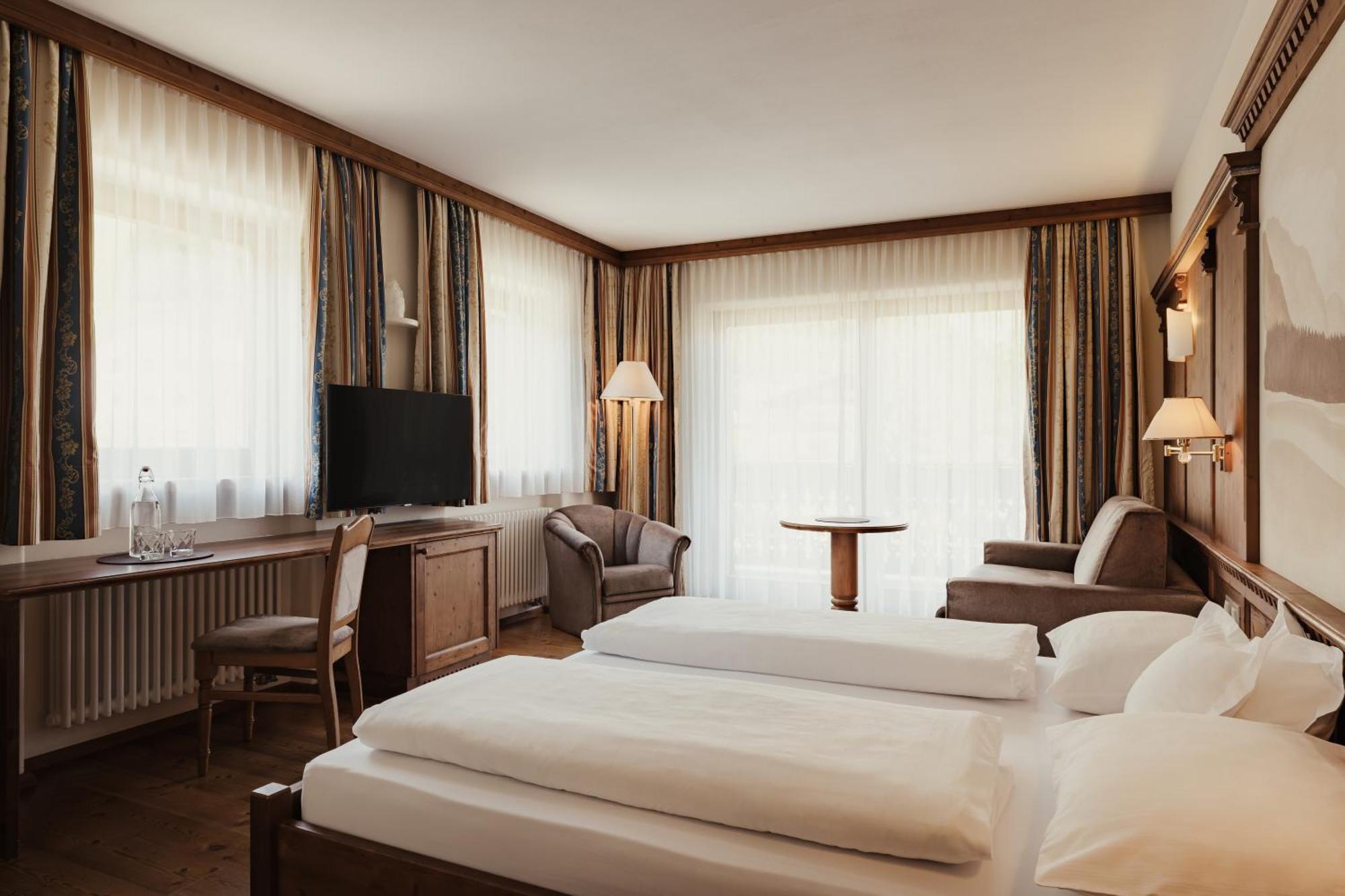 Kristallhotel Corona-Krone Al Plan di Mareo Buitenkant foto