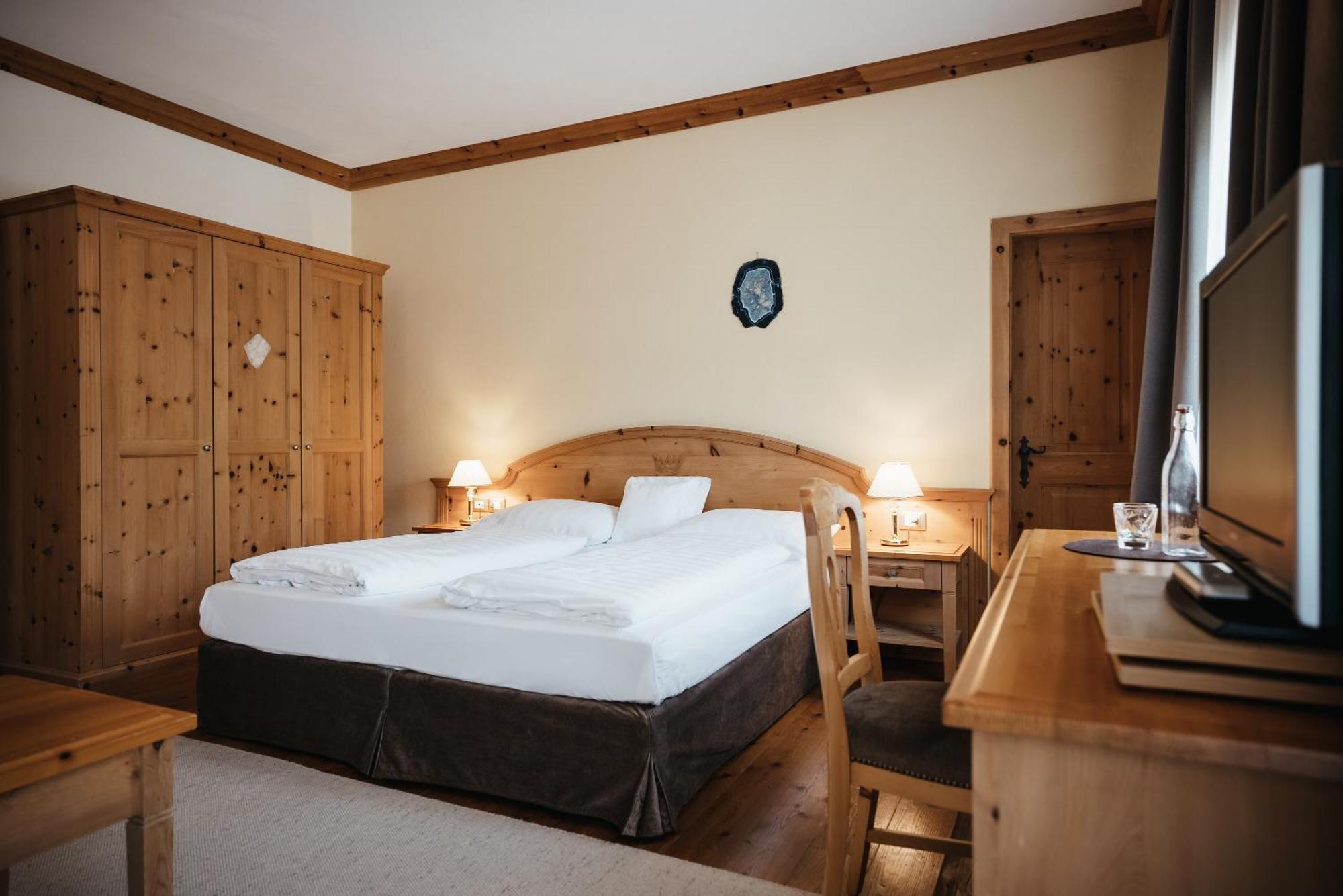 Kristallhotel Corona-Krone Al Plan di Mareo Buitenkant foto