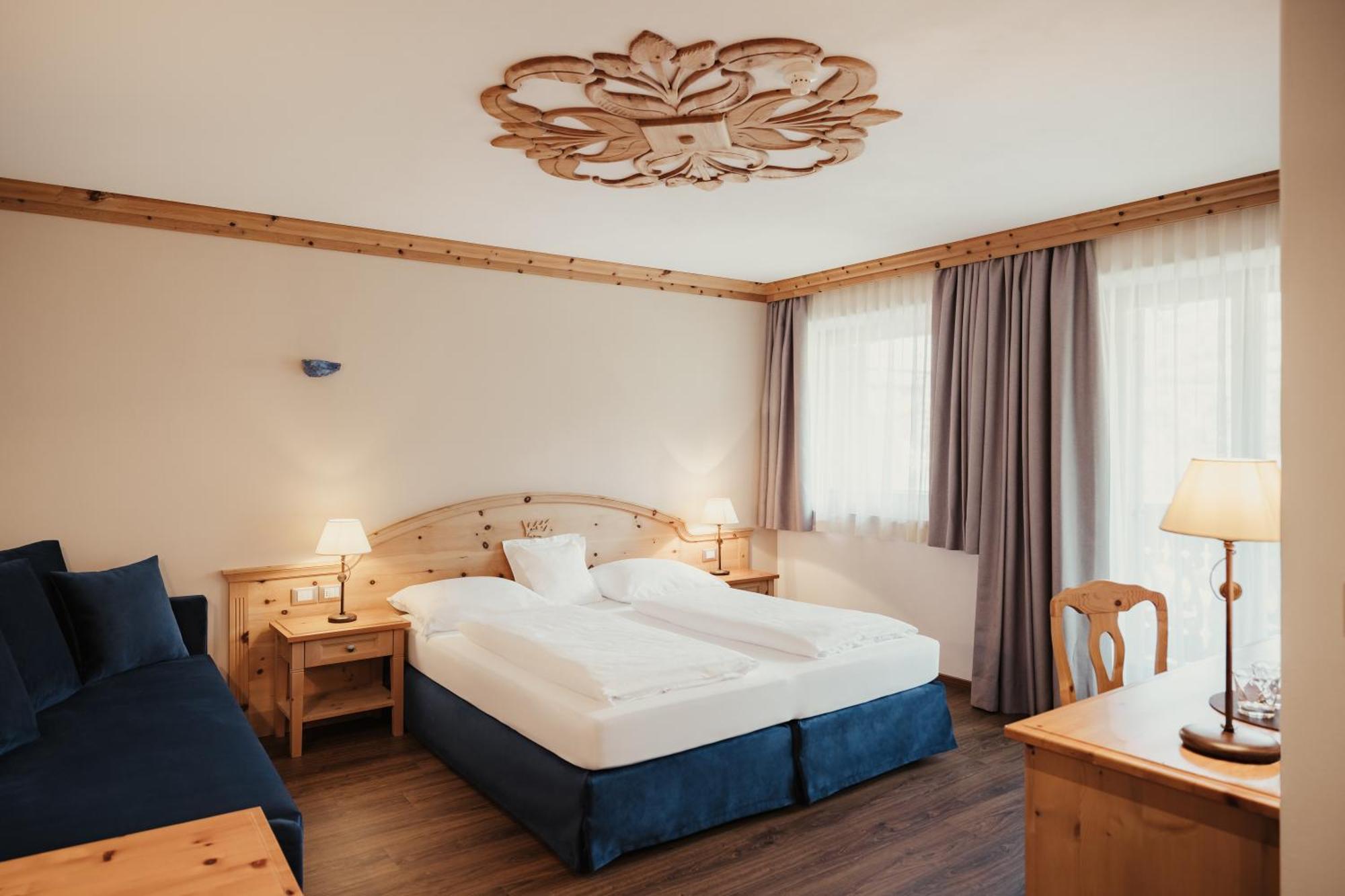 Kristallhotel Corona-Krone Al Plan di Mareo Buitenkant foto